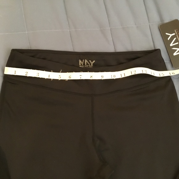 NWT Andrew Marc New York Performance Compression Performance Black Leggings - Picture 3 of 15
